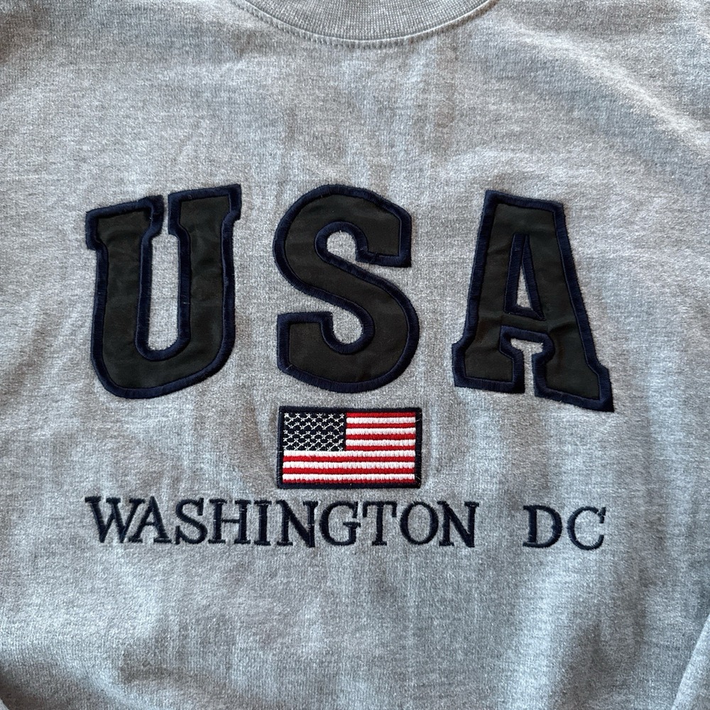Vintage Men's Sweatshirt Gray Crewneck Pullover Washington DC USA Flag (Medium) - Picture 2 of 3